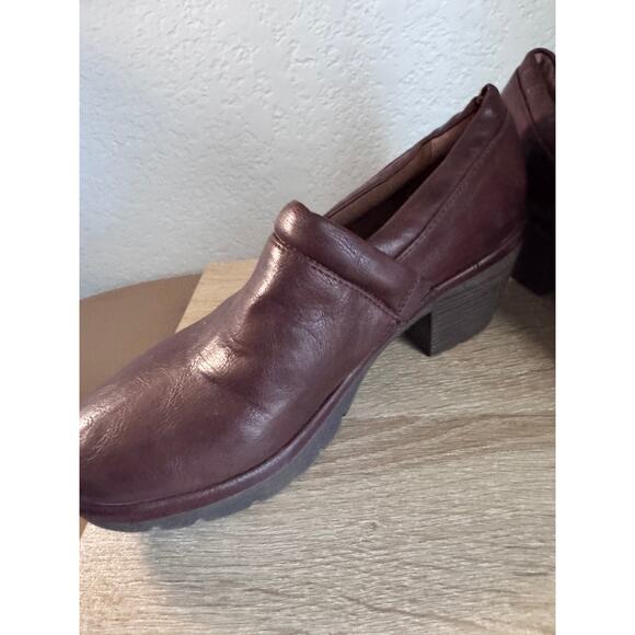 Euro Soft by Sofft Faux Leather Brown Heel Loafers Womens Size 7.5 - Picture 5 of 9